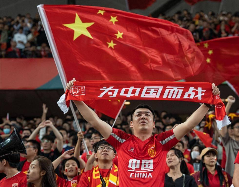 官方：拜仁边锋奥利塞当选德甲11月最佳球员（官宣：拜仁翼锋奥利塞荣膺德甲11月最佳球员）