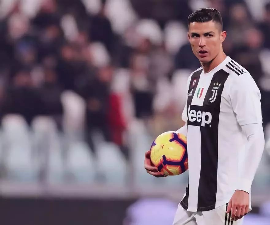 记者：卡马文加腿筋疼痛，可能缺席法国与乌克兰的比赛