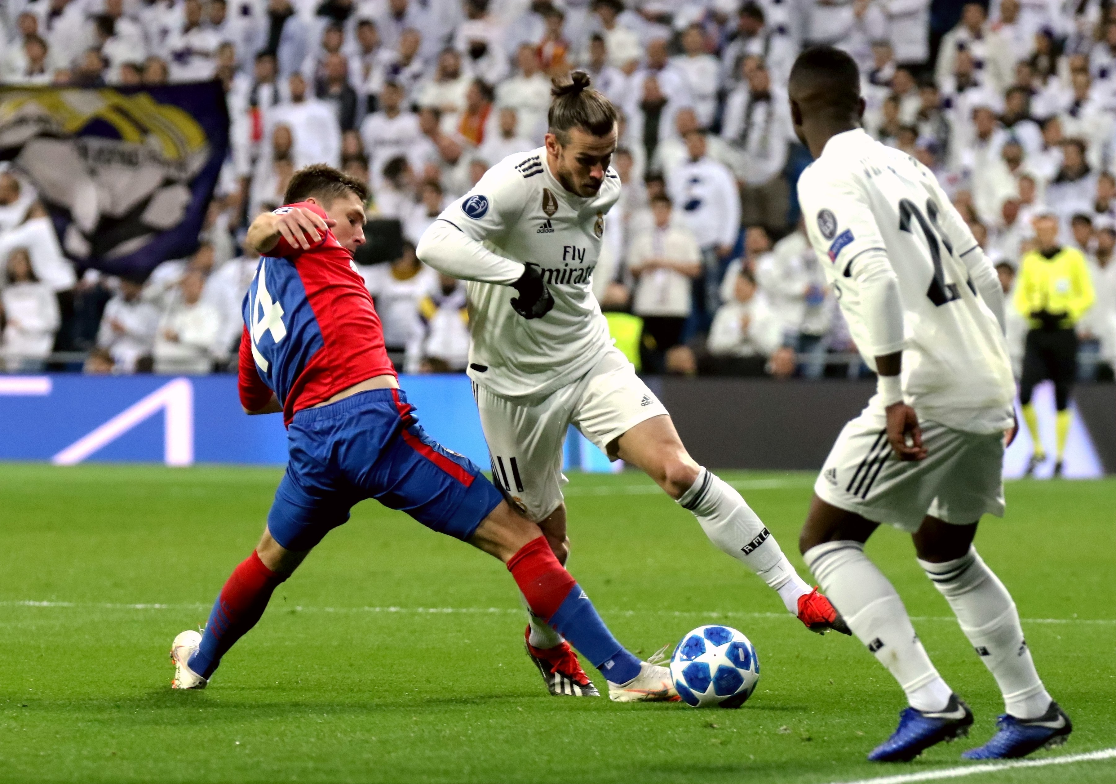 欧冠 联赛阶段第6轮，拜仁3比1葡萄牙体育