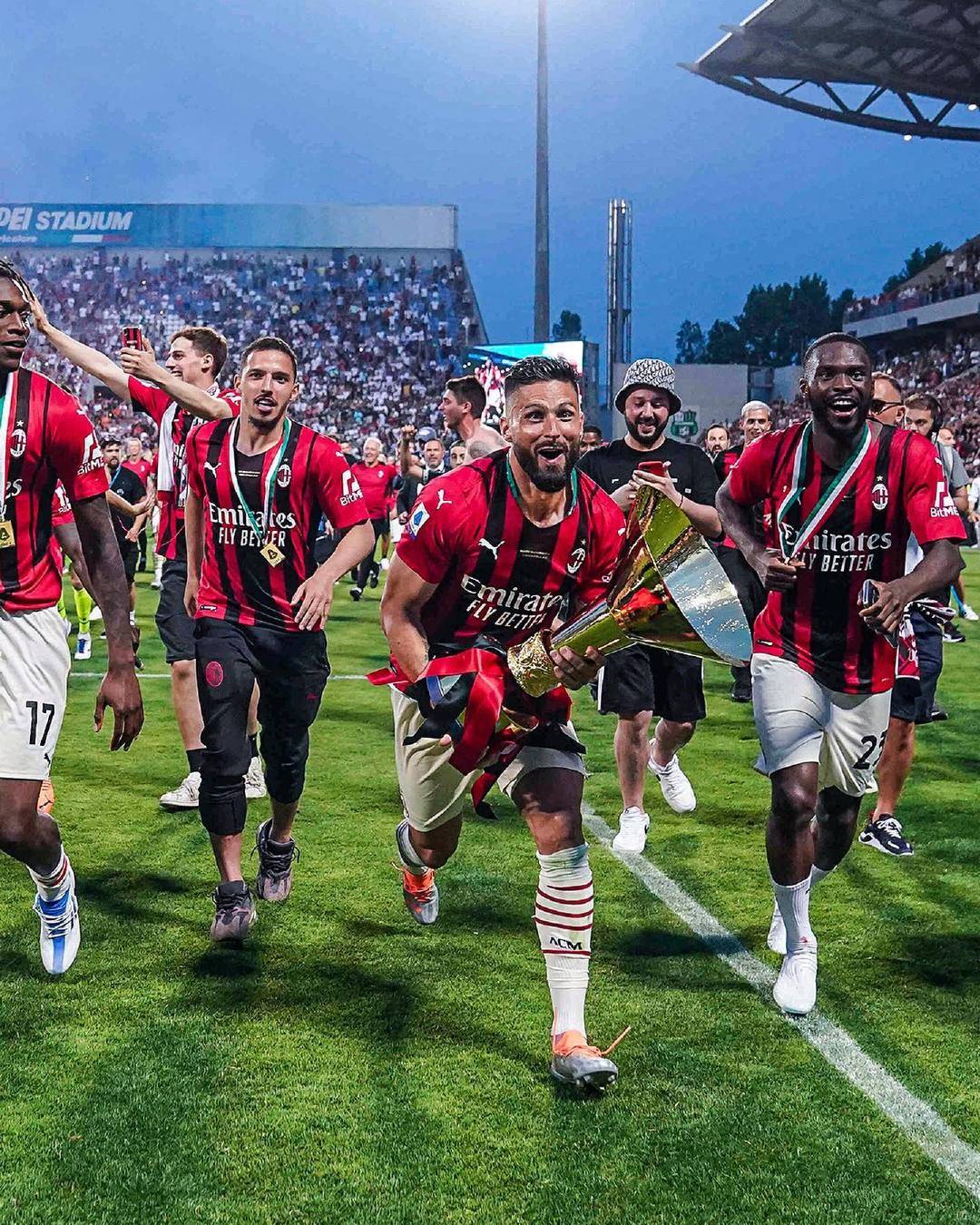 队记：克林根今天未参加完整训练，罗威已经开始恢复训练