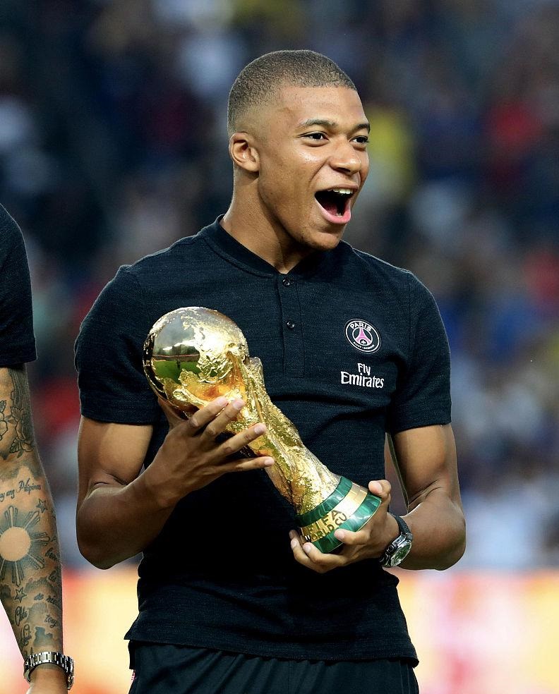 接下来的一个月再进10球，姆巴佩将跃升经典射手榜，仅次于梅西领先C罗