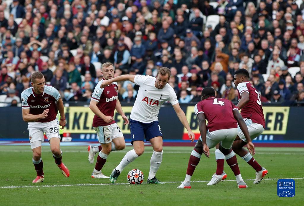 德劳伦蒂斯：现在取得的成就比肩马拉多纳？没有人能达到他的高度（德劳伦蒂斯：当下成绩能否比肩马拉多纳？他的高度无人可及）